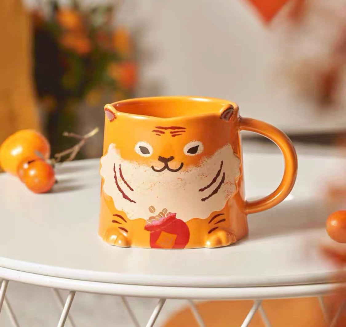 Starbucks China 414ml 2022 new year cute tiger series tiger shape with lucky bag ceramics mug